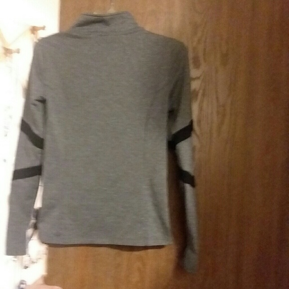 Athletic strechy sweater - Picture 2 of 3